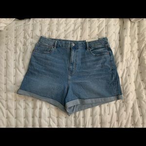 American Eagle stretch curvy denim mom shorts